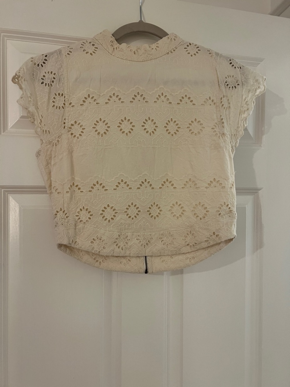 Lace Eyelet Short Sleeve Blouse in Cream